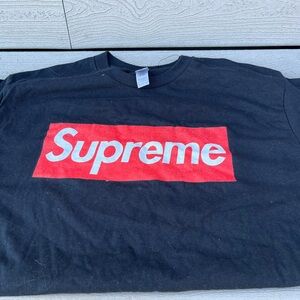 SUPREME LOGO T SHIRT SIZE LARGE